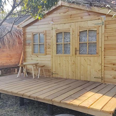 Edelweiss Guesthouse, Glamping And Camping Suhaia Exteriör bild