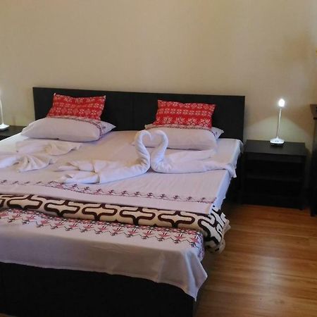 Edelweiss Guesthouse, Glamping And Camping Suhaia Exteriör bild