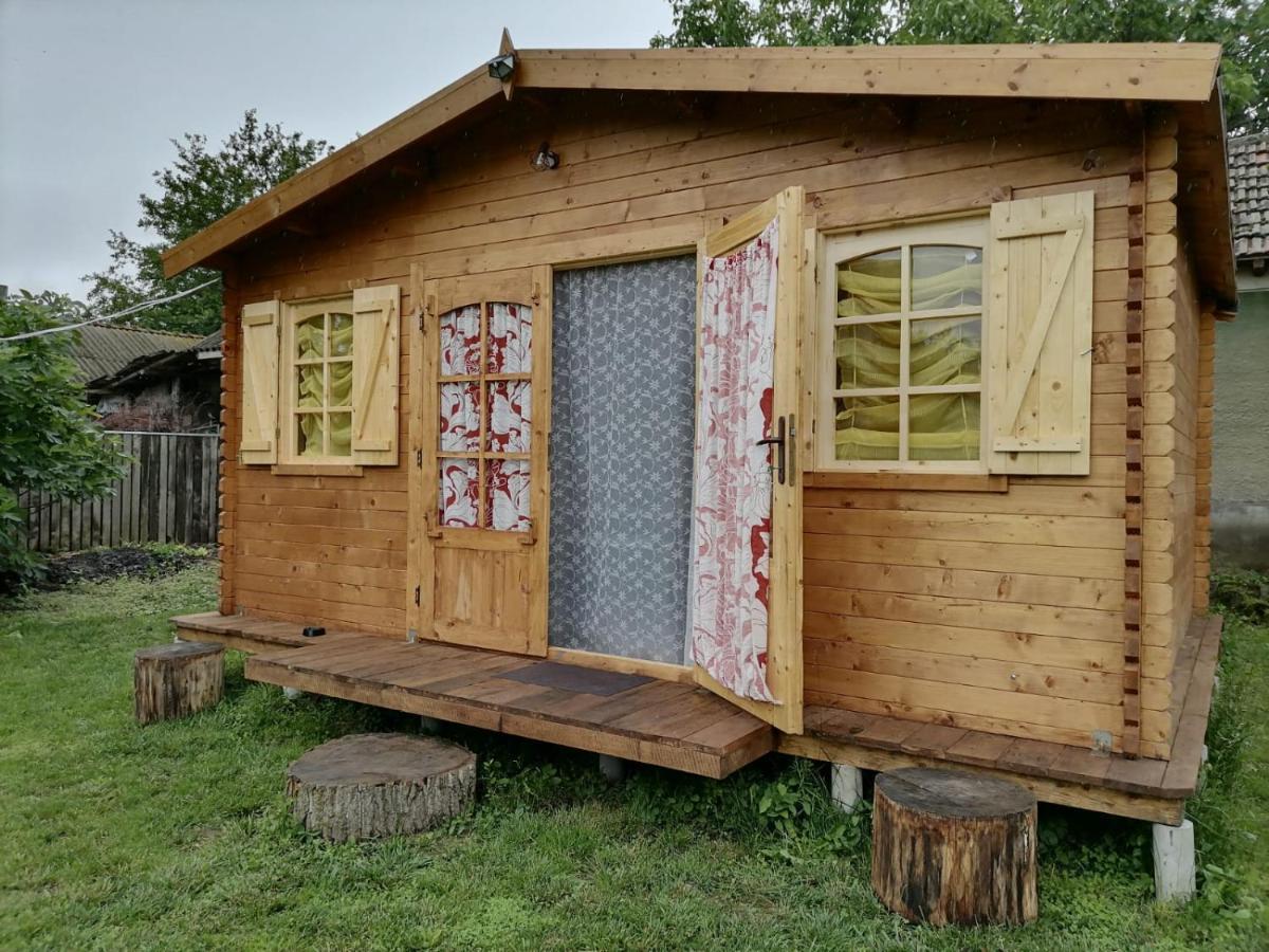 Edelweiss Guesthouse, Glamping And Camping Suhaia Exteriör bild