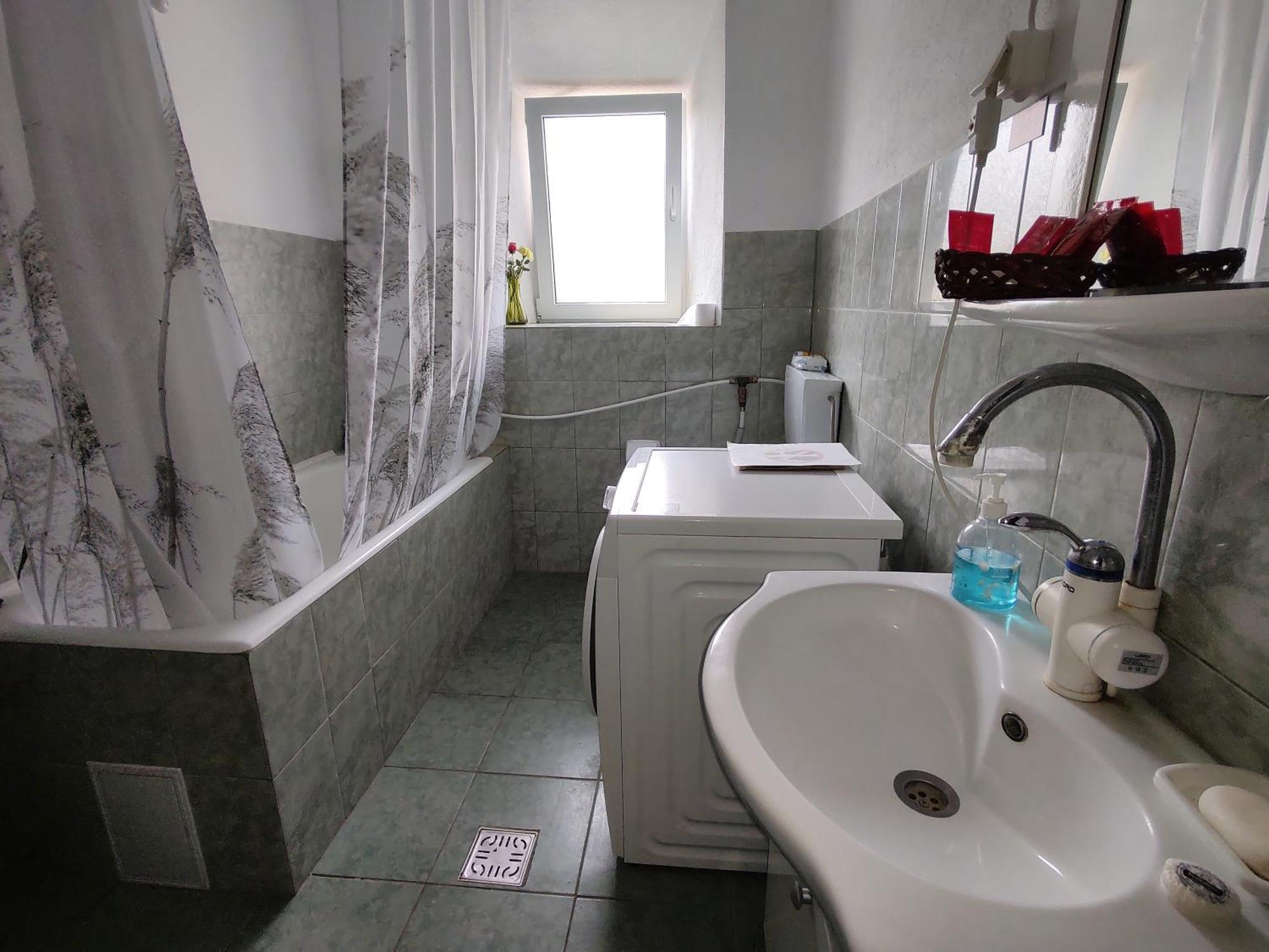 Edelweiss Guesthouse, Glamping And Camping Suhaia Exteriör bild