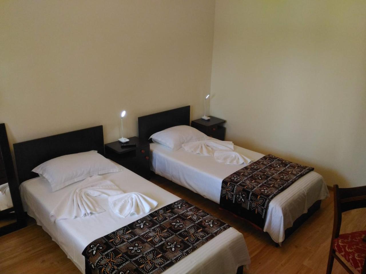 Edelweiss Guesthouse, Glamping And Camping Suhaia Exteriör bild